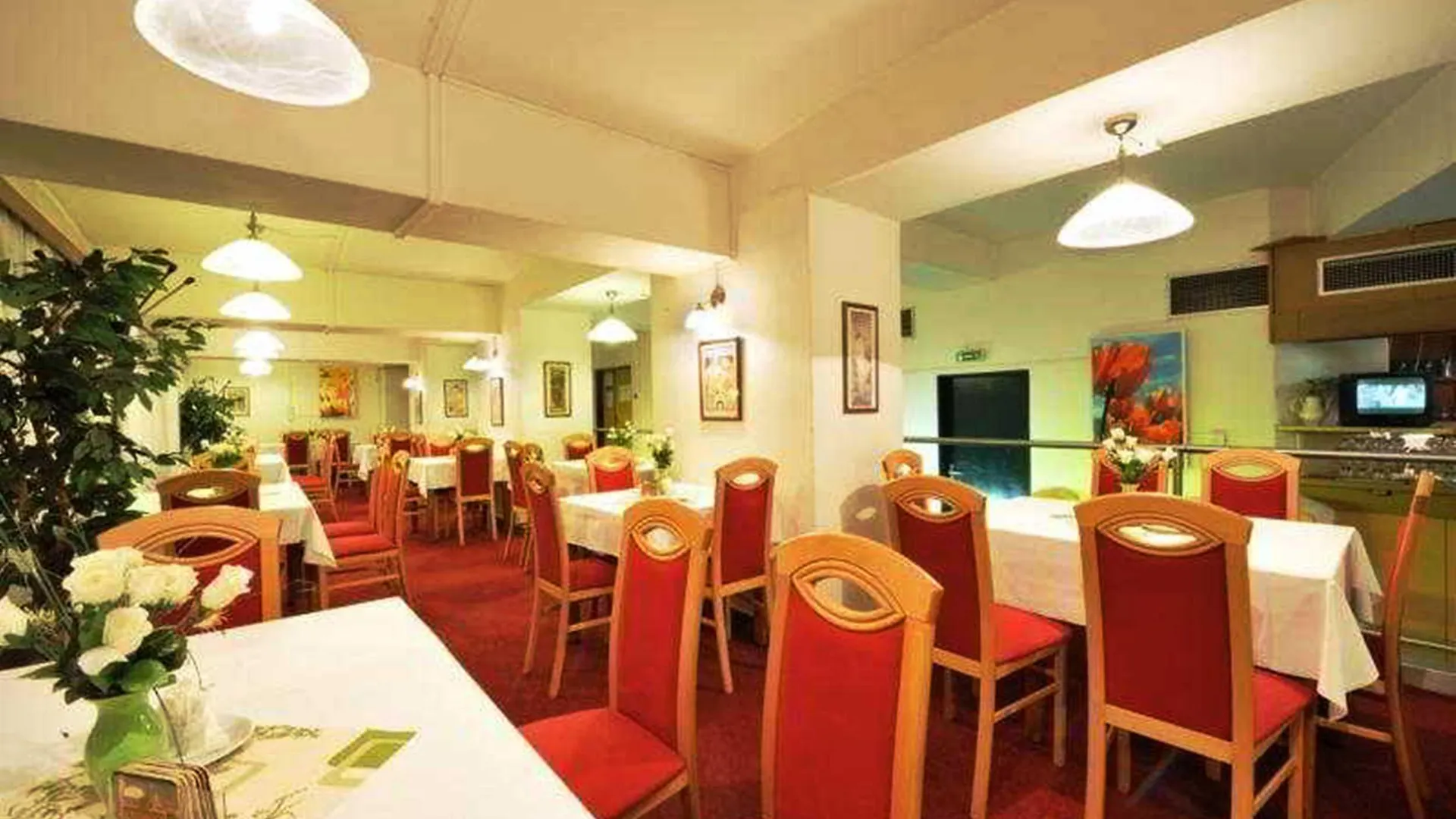 פראג Hotel Legie