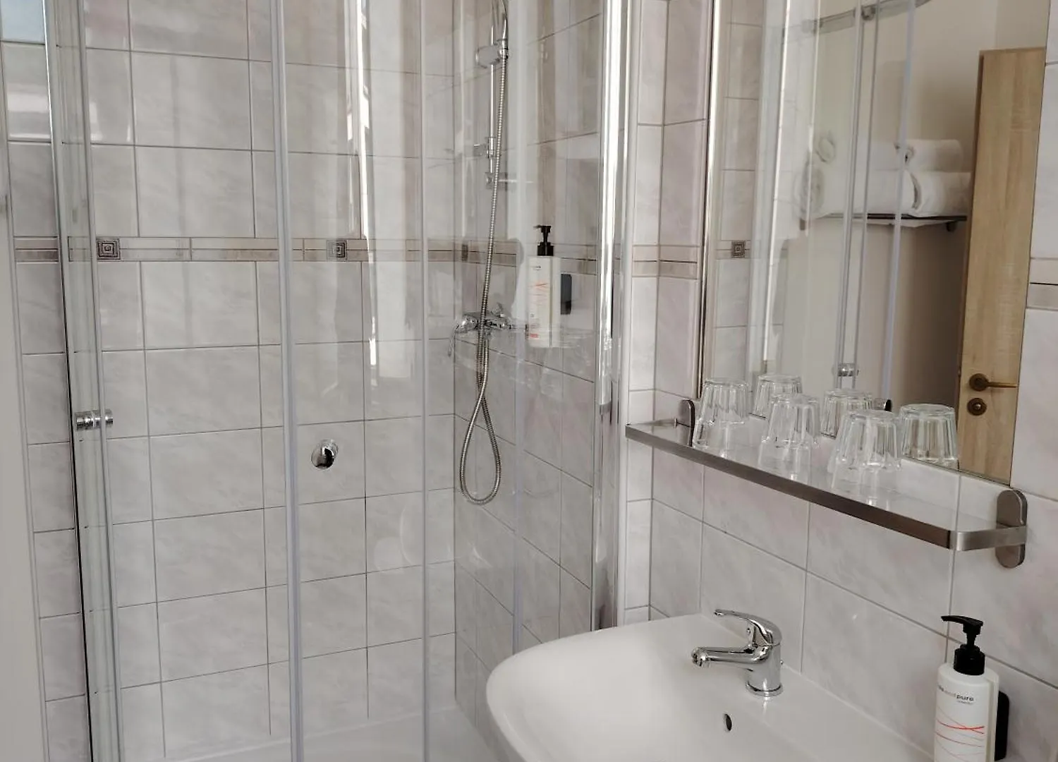 פראג Hotel Legie
