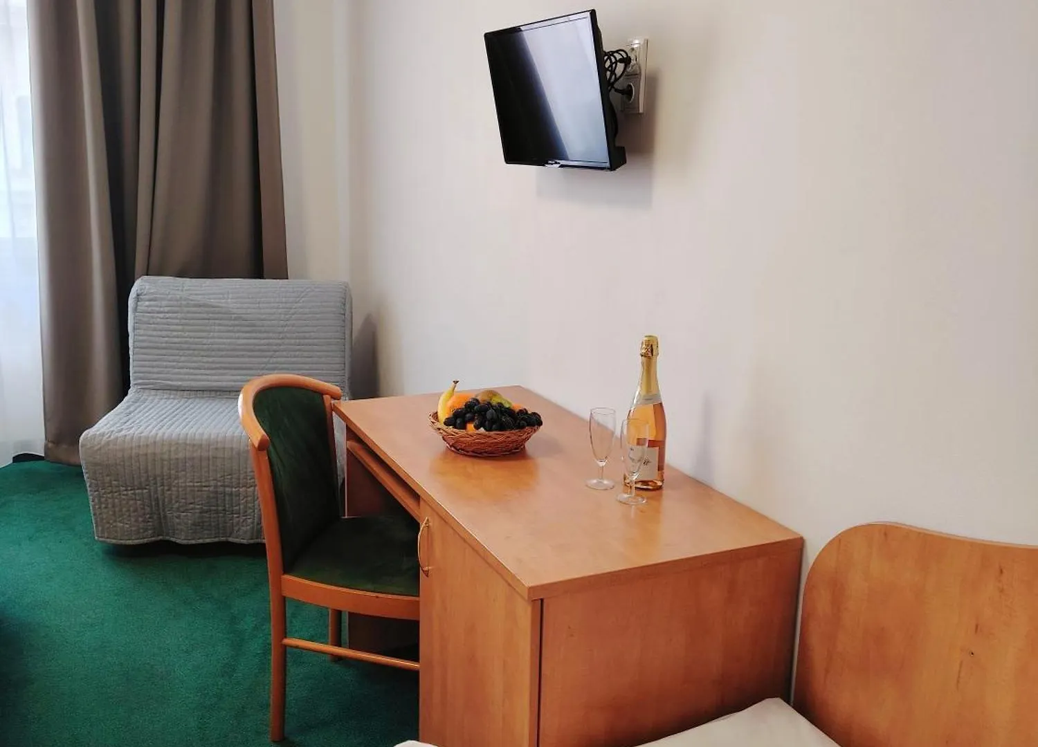 פראג Hotel Legie 3*,